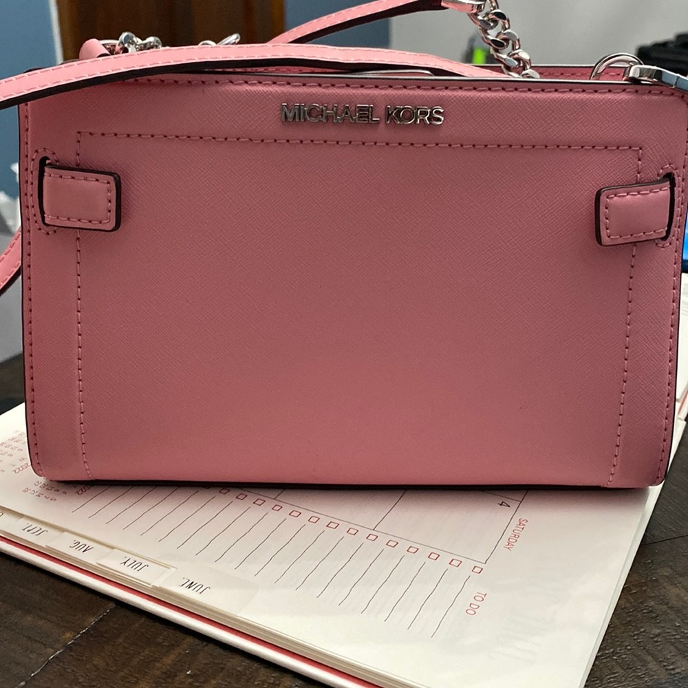 Small MK purse. Good Condition
